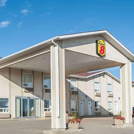 Super 8 By Wyndham Three Hills Ab Hotel Екстериор снимка