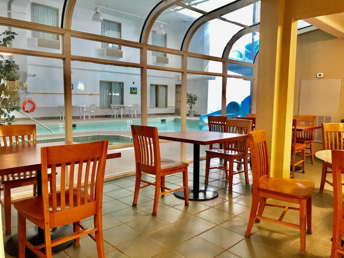 Super 8 By Wyndham Three Hills Ab Hotel Екстериор снимка